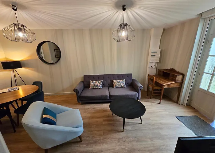 Au Loup Historic Apartments