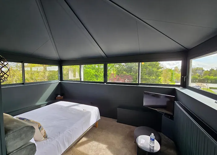 Le Castel Guesthouse