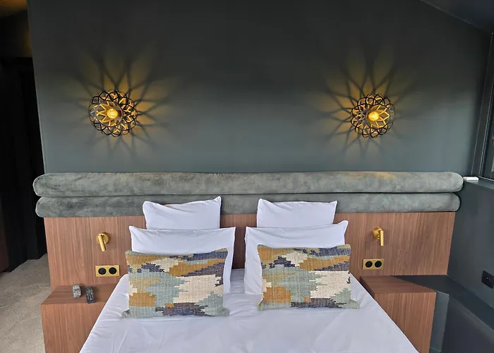 Le Castel Guesthouse